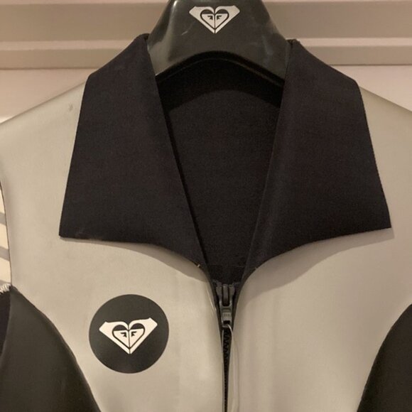 Brand new Roxy spring suit - Picture 2 of 4